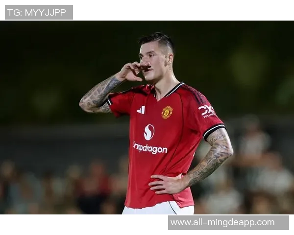 曼联跟队报道:舍什科训练拼劲十足战术学习专注力无人能敌 曼联跟队报道:舍什科训练拼劲十足战术学习专注力无人能敌